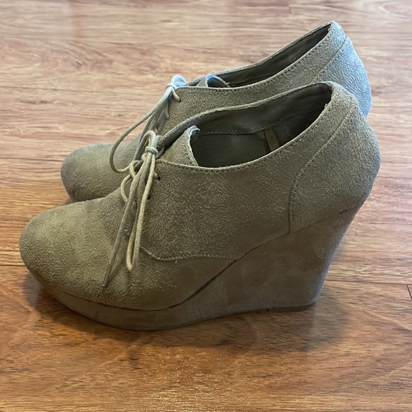 Nude Ankle Booties Size 6 - Picture 2 of 4